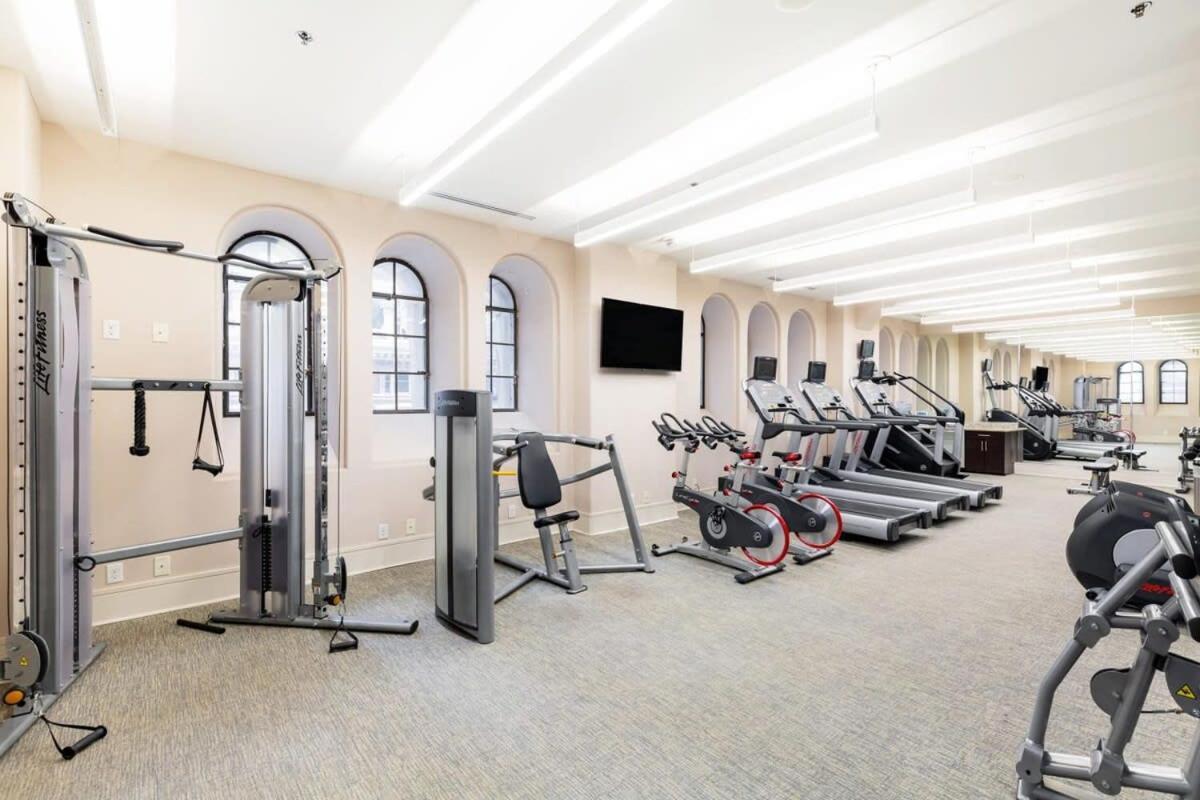 2B 2Ba Luxury Downtown Suite Rooftop Deck & Gym Baltimore Exterior photo